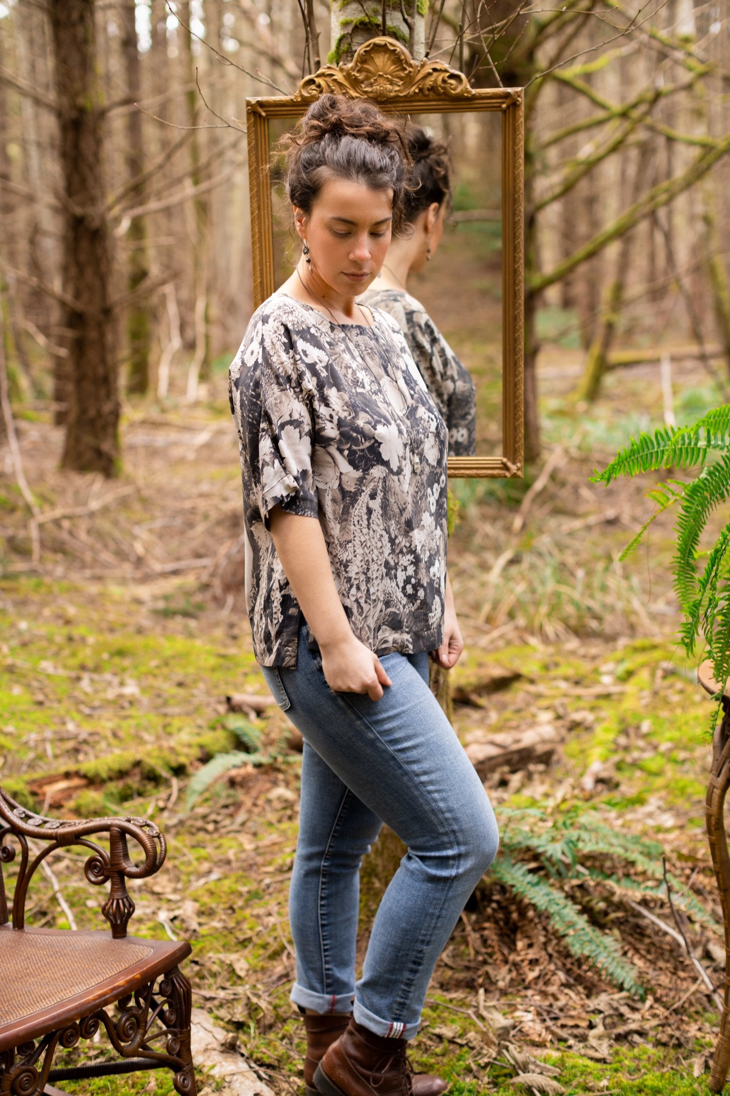 Market Of Stars-Looking Glass Luxe Tee