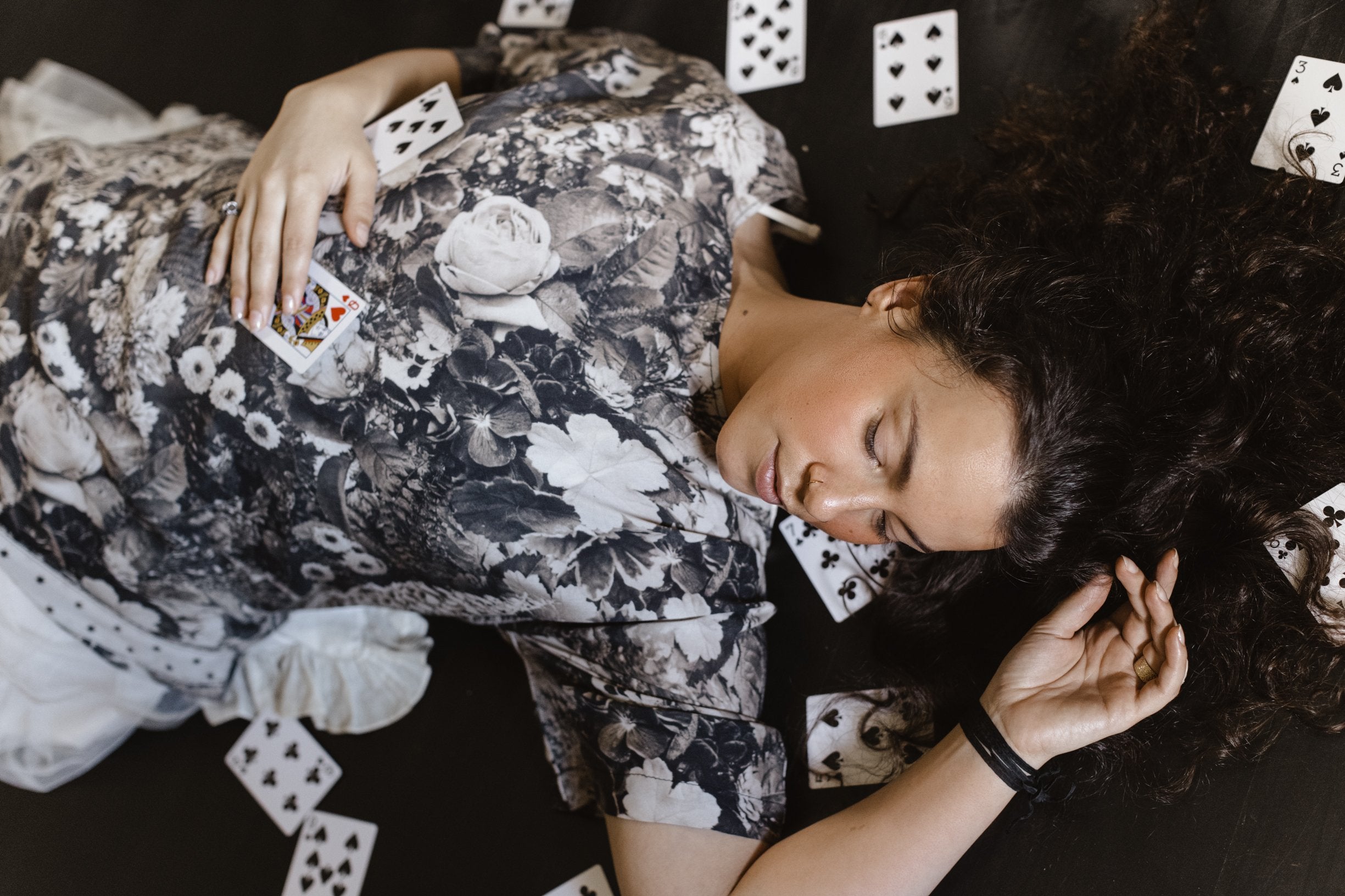 Market Of Stars-Looking Glass Luxe Tee