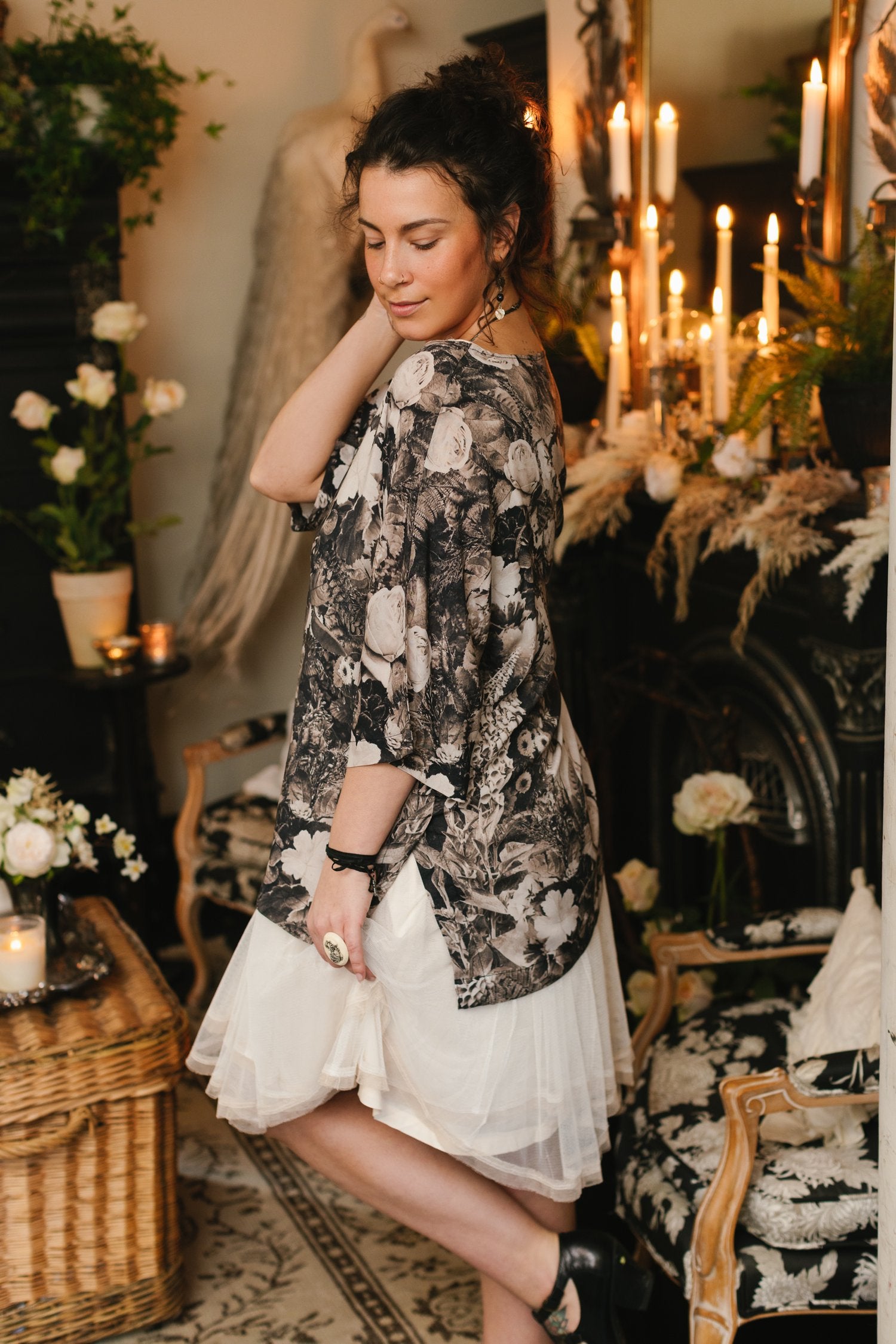 Market Of Stars-Looking Glass Luxe Tee