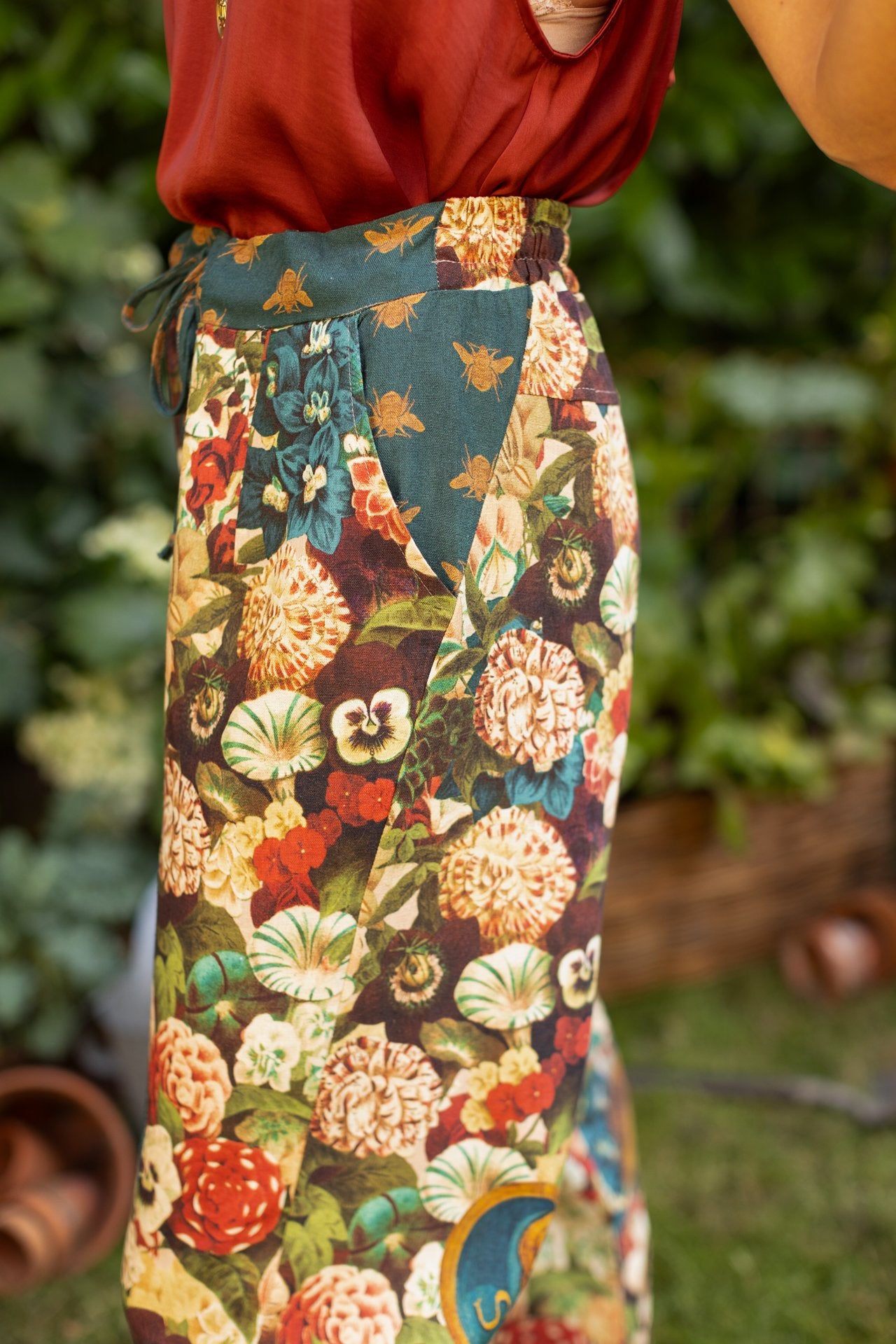 Market Of Stars-Stay Gold Ankle Pants