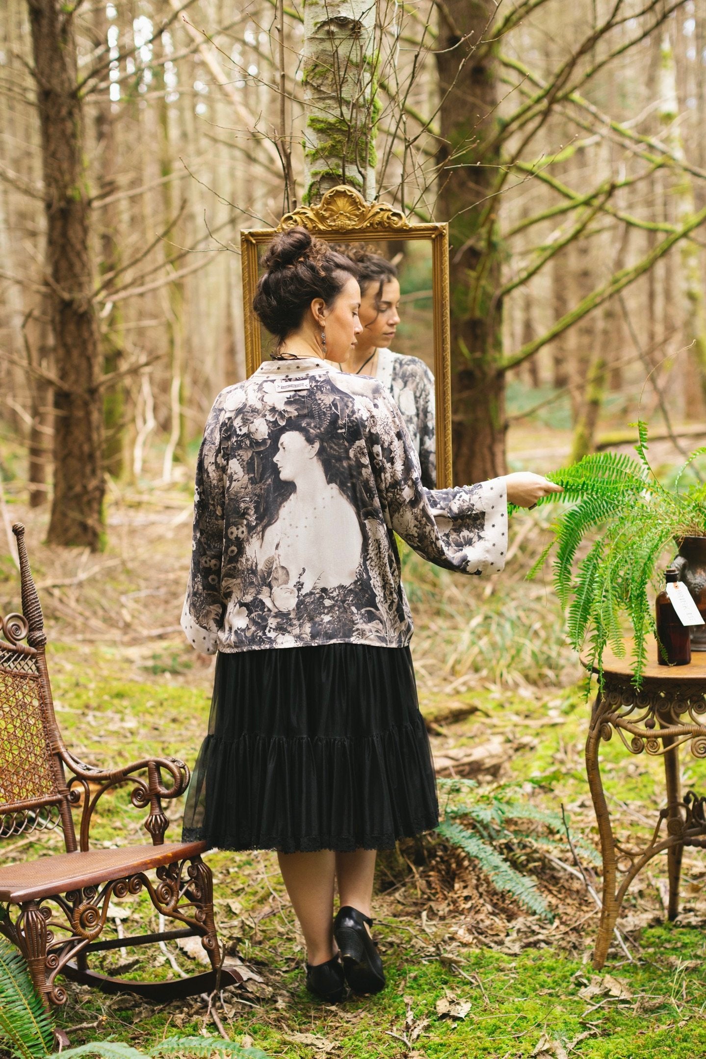 Market Of Stars-Looking Glass Cropped Cardigan