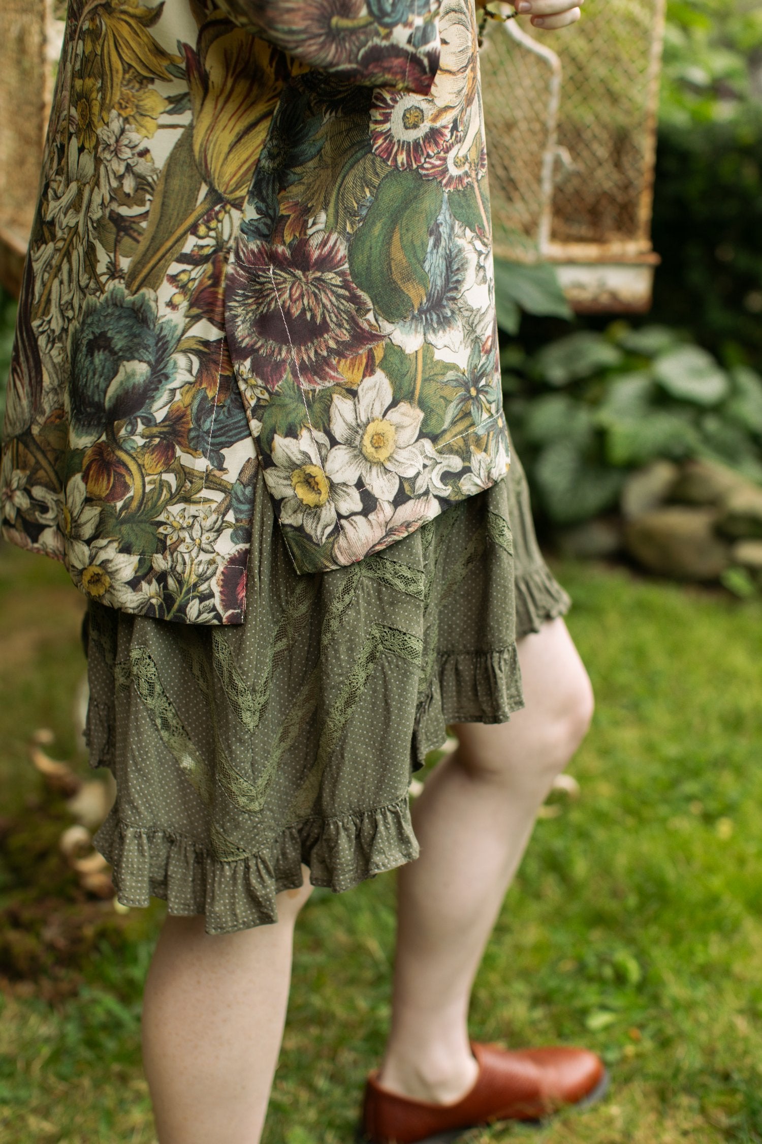 Market Of Stars-Love Grows Wild Luxe Tee