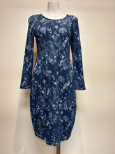 Load image into Gallery viewer, Valia Fitted Floral Dress Blue On Blue - The Wild Rose
