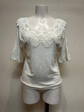 Load image into Gallery viewer, Metalicus Arabesque Top Lace Trim Cream
