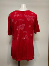 Load image into Gallery viewer, Valia Botanical Garden Tee Red
