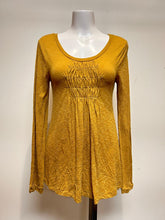 Load image into Gallery viewer, Metalicus Vera Long Sleeve Ruchy Top-Goldenrod
