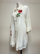 Load image into Gallery viewer, April Cornell Artful Blossoms Tunic Plus Size
