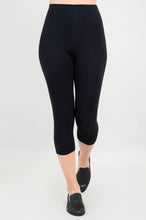 Load image into Gallery viewer, Blue Sky Riley Capri Bamboo Black
