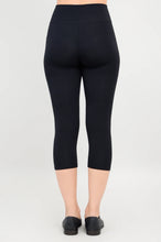 Load image into Gallery viewer, Blue Sky Riley Capri Bamboo Black
