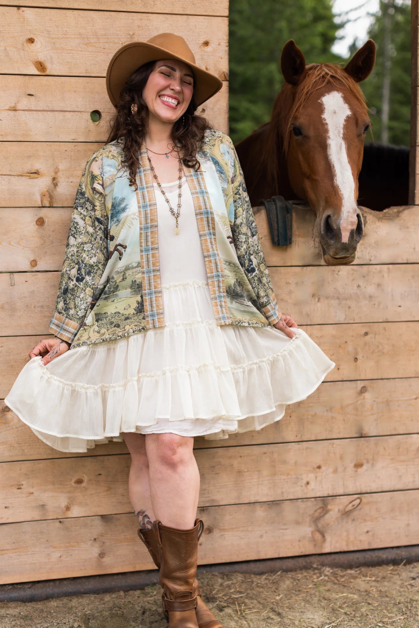 Market Of Stars-Born ToRun Cropped Cardigan