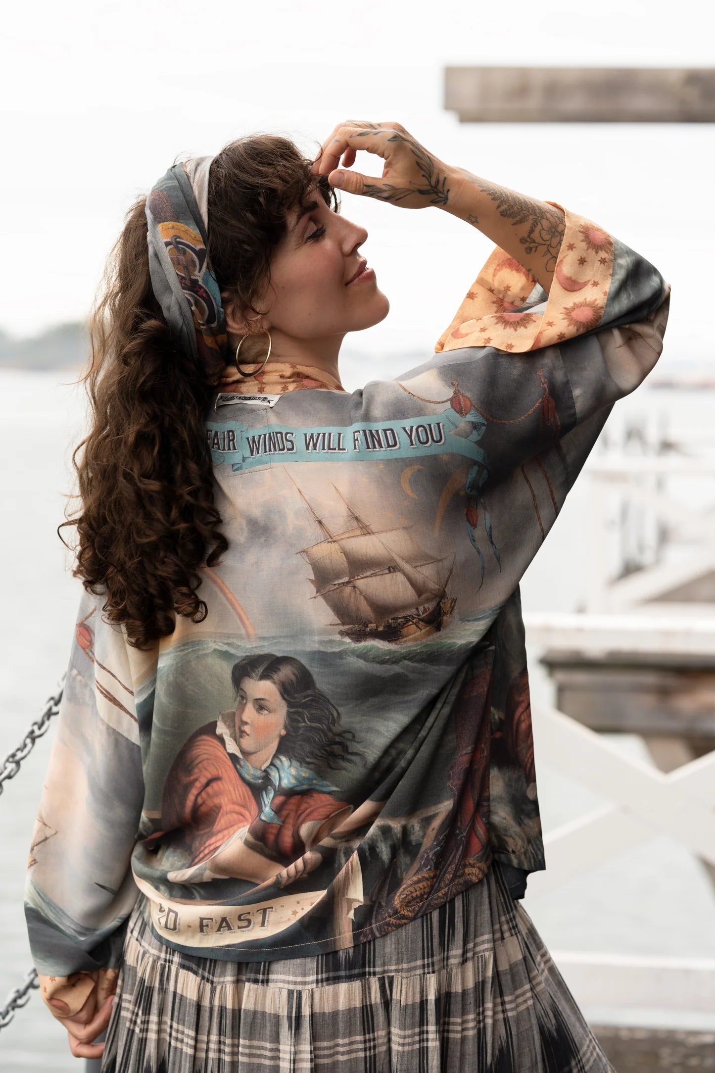 Market Of Stars-Hold Fast Cropped Cardigan