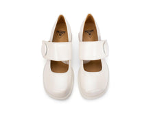 Load image into Gallery viewer, Fluevog Tippi Pearlized White
