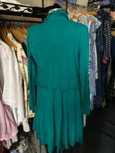 Load image into Gallery viewer, EVELINE STREET ONE SIZE MERINO CROPPED CARDI-GREEN FLASH GREEN
