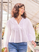 Load image into Gallery viewer, April Cornell Bostonian Blouse
